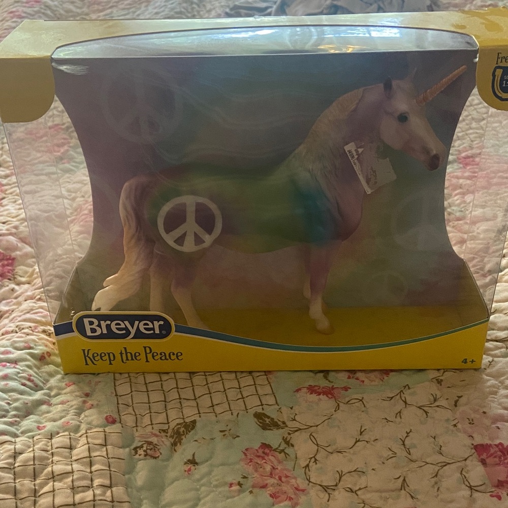 Breyer Peaceful Unicorn with Rainbow Mane